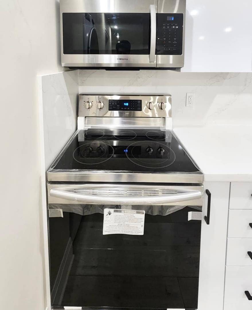 Toronto W04, ON M9N 3L2,24 Howbert DR