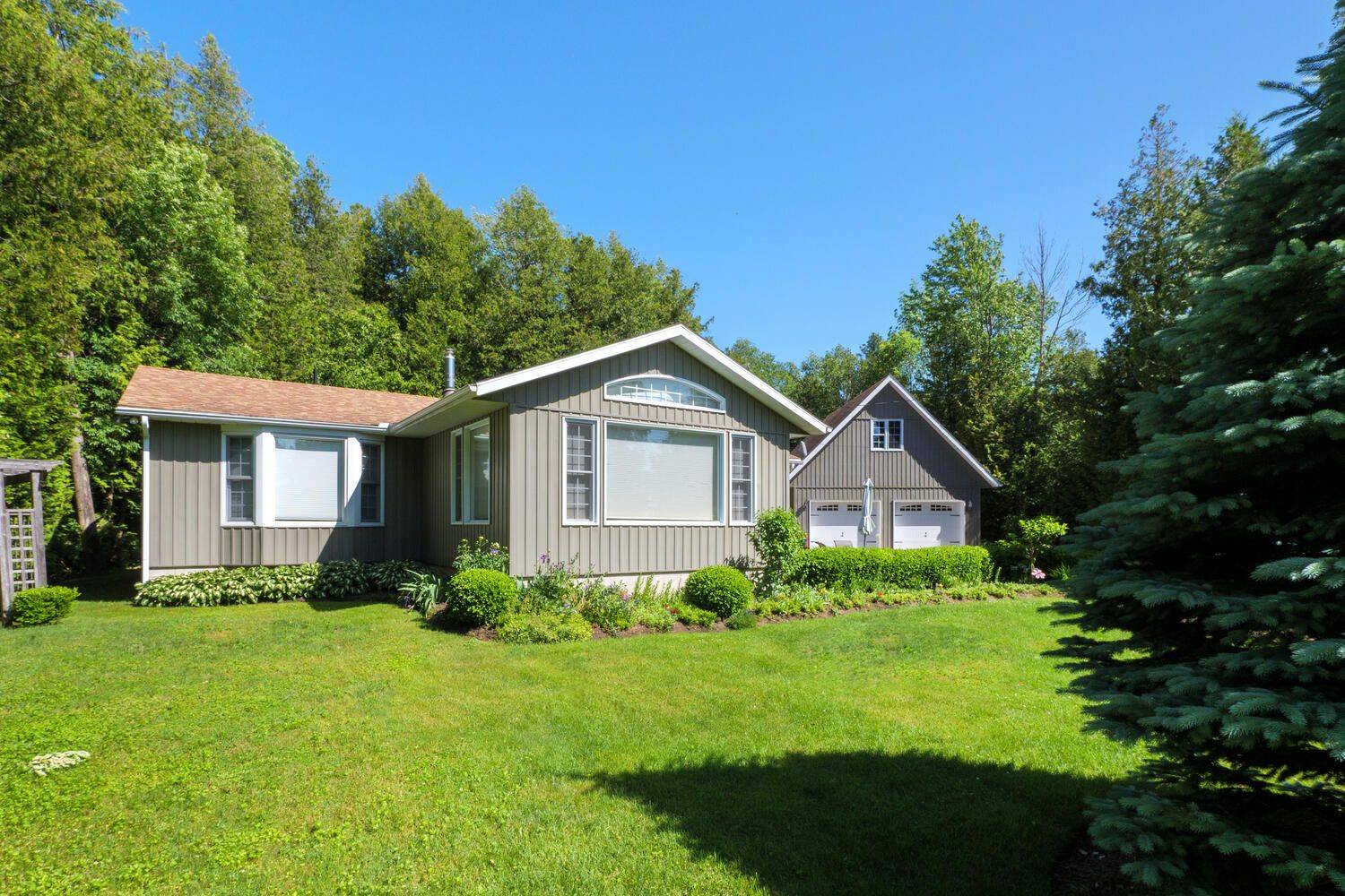 South Bruce Peninsula, ON N0H 2T0,186 Hope Bay RD
