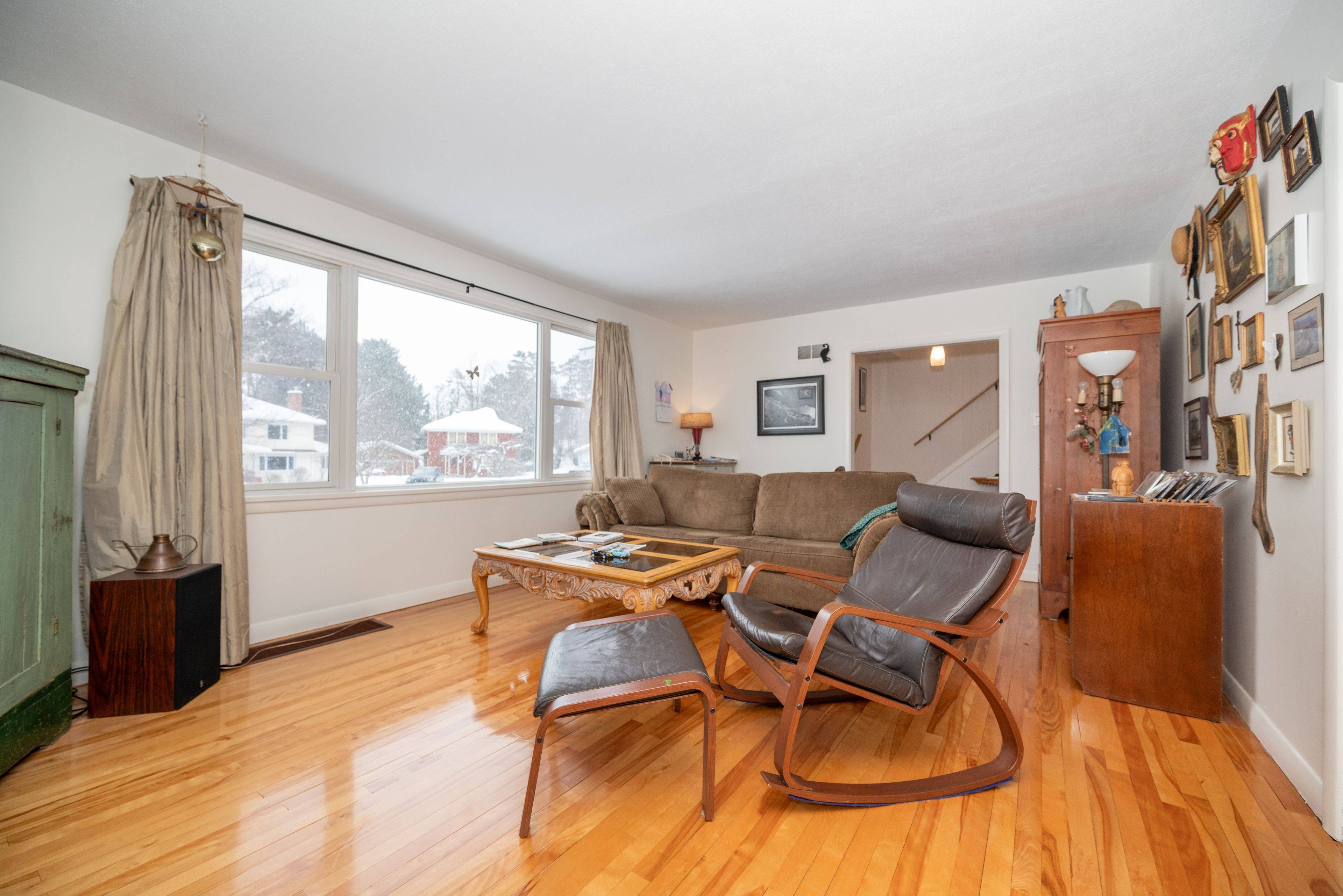 Deep River, ON K0J 1P0,8 Tweedsmuir PL