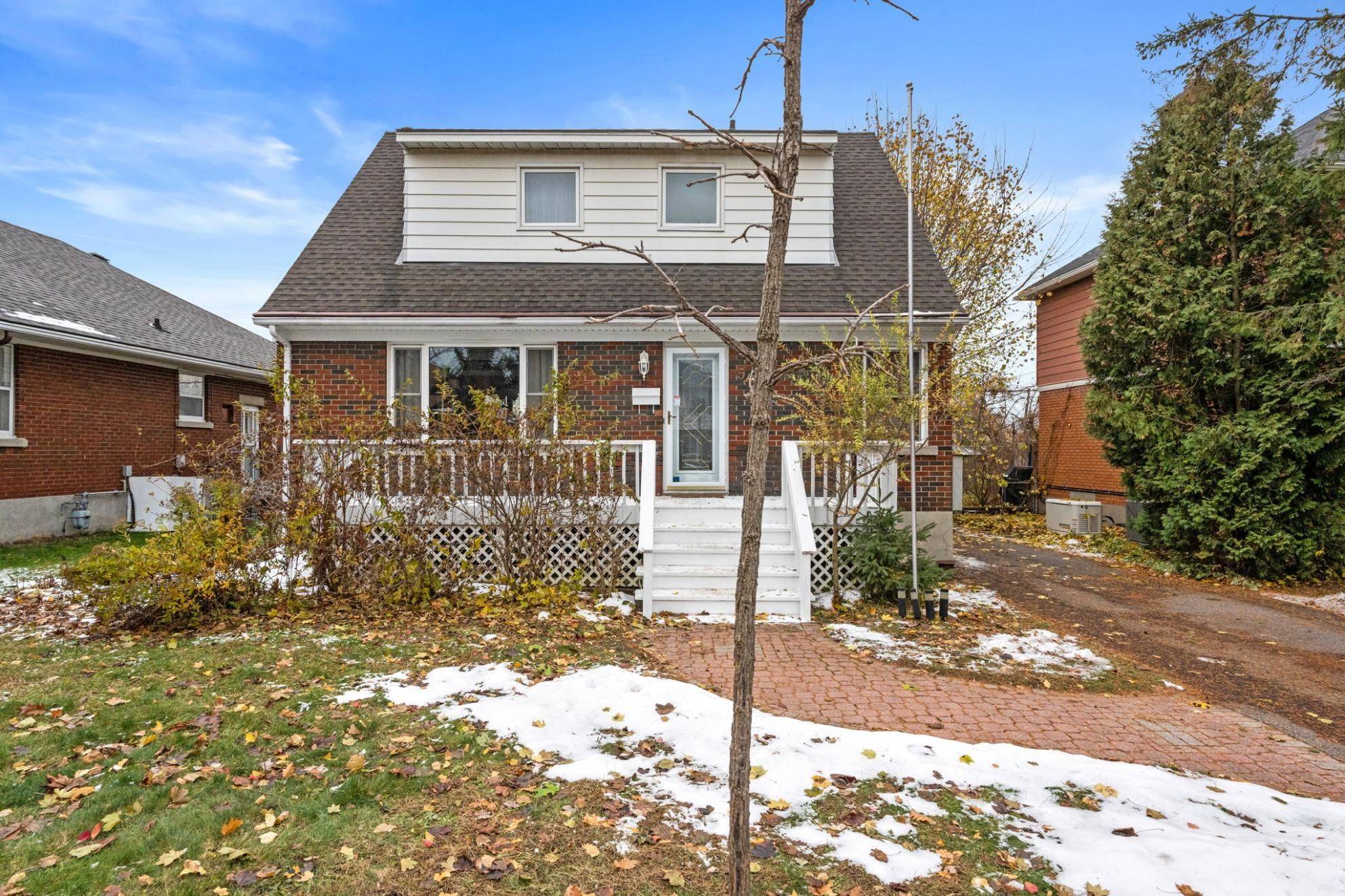 Overbrook - Castleheights And Area, ON K1K 1N5,542 Wolffdale CRES