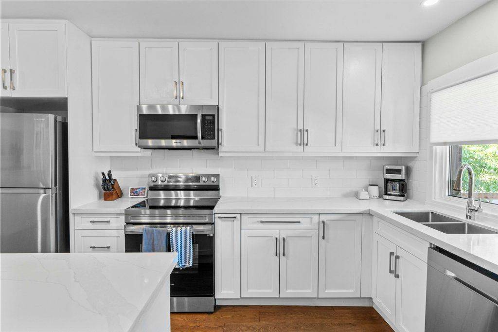 Hamilton, ON L8H 4E4,18 Park ROW N