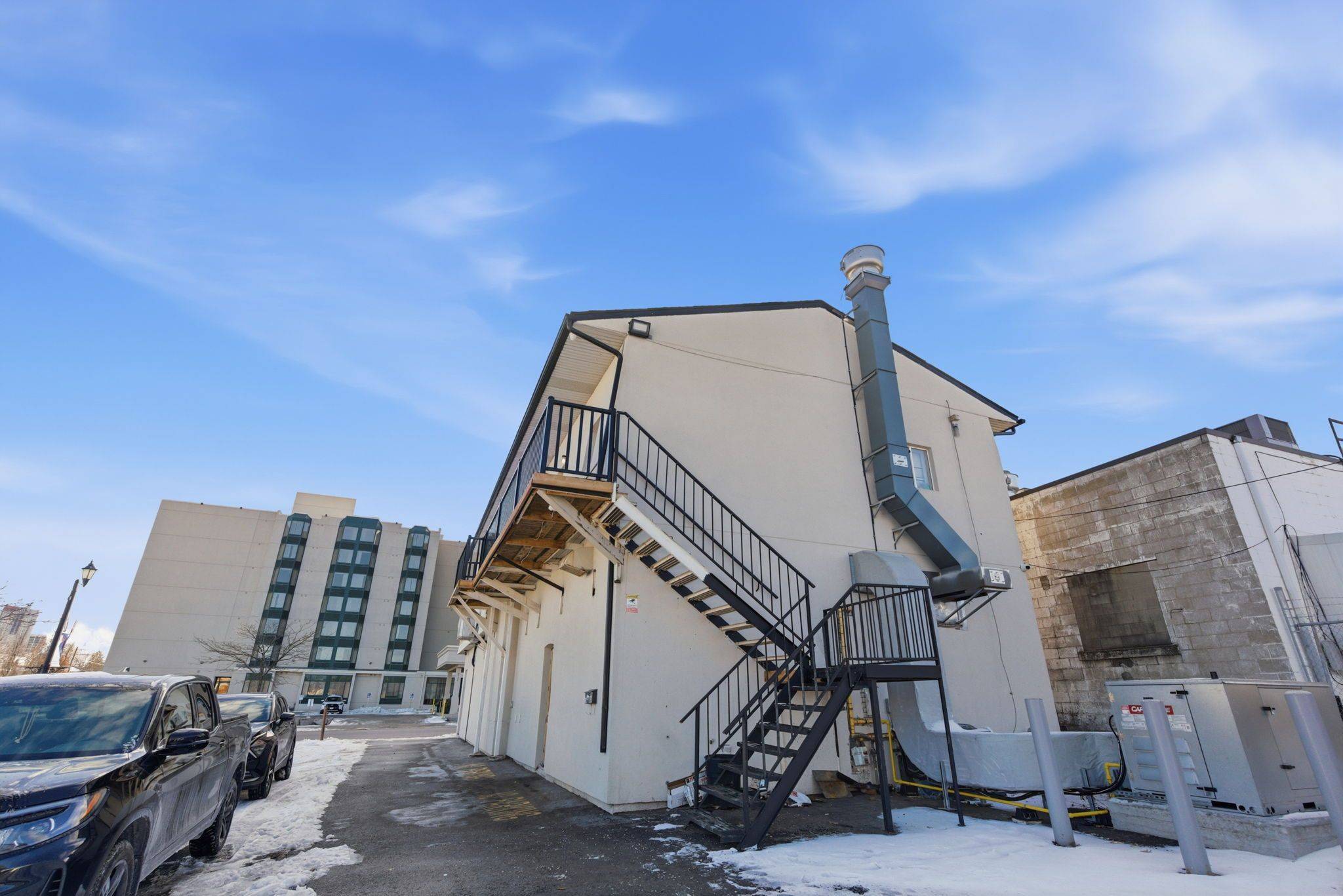 Niagara Falls, ON L2G 1S5,5703 FERRY ST #1