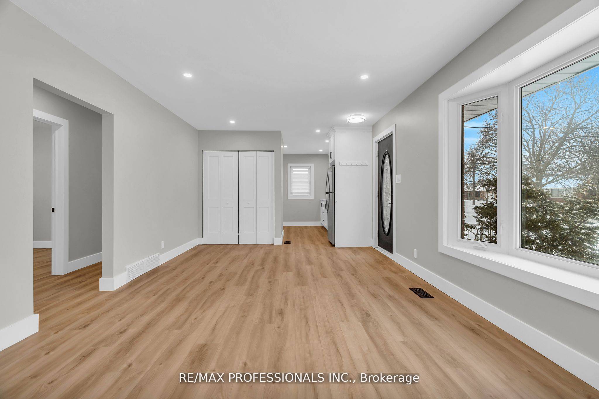 Kitchener, ON N2C 1Z7,139 Byron AVE #Upper