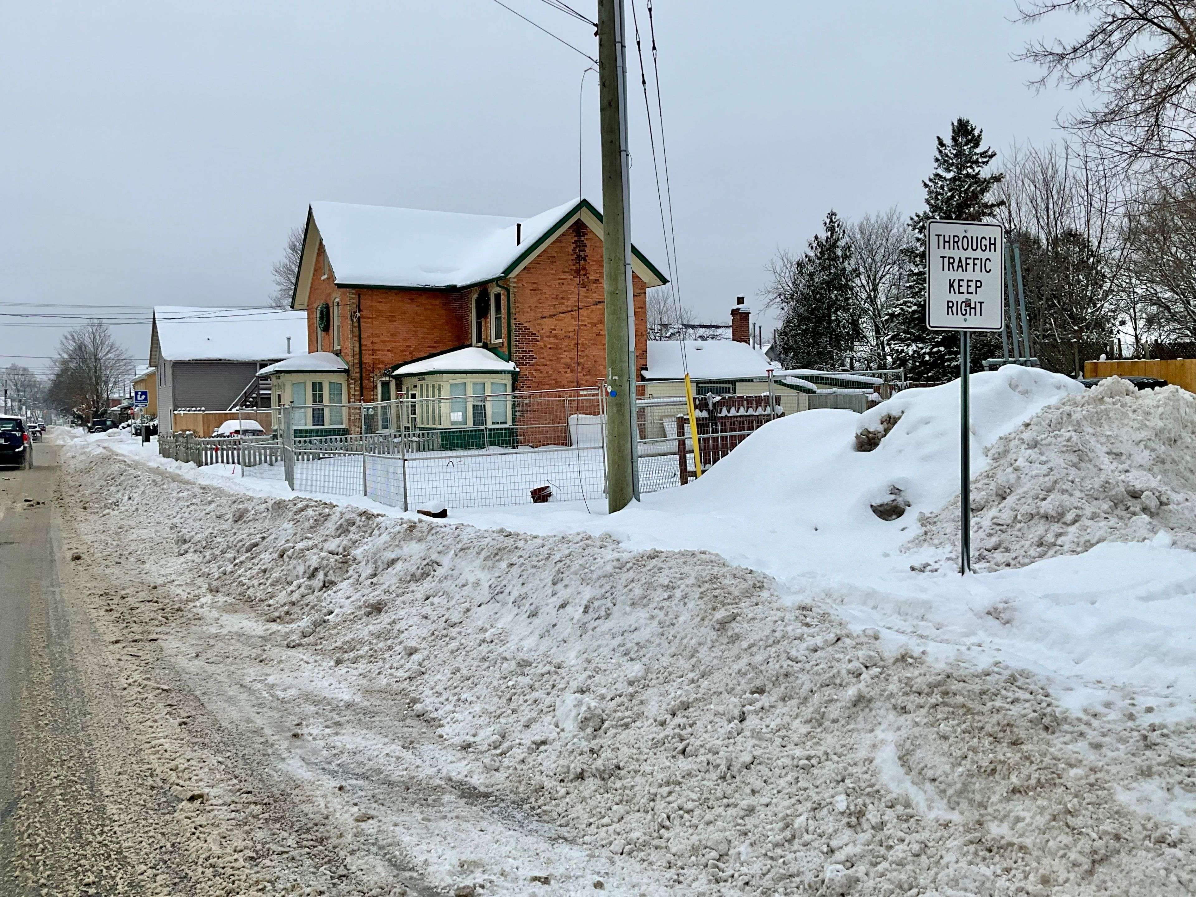 Brockville, ON K6V 4B8,46-48 Pearl ST W