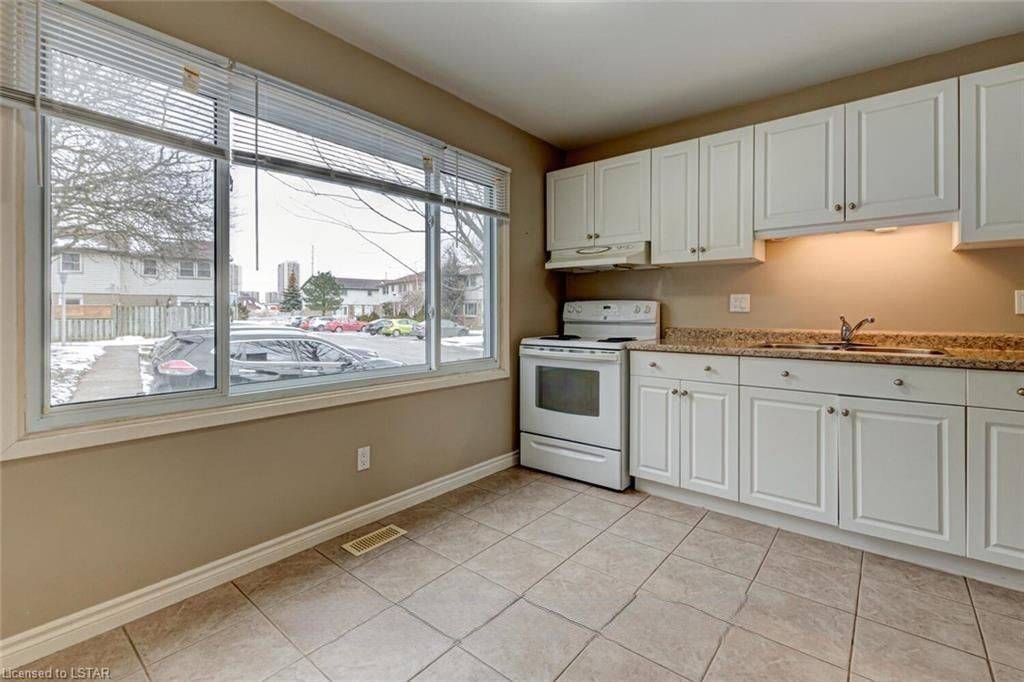 London East, ON N5Z 4M9,690 Little Grey ST #122