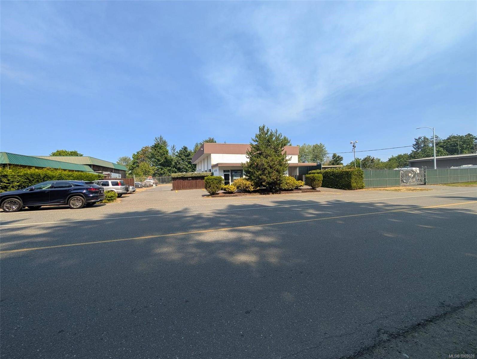 Qualicum Beach, BC V9K 1R1,253 Fern Rd