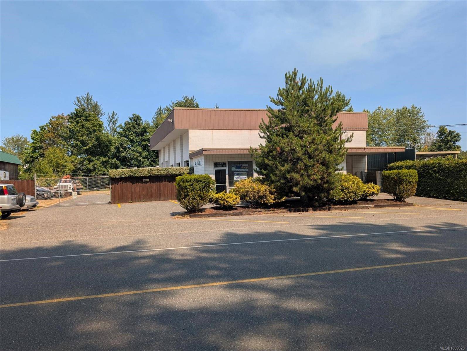 Qualicum Beach, BC V9K 1R1,253 Fern Rd