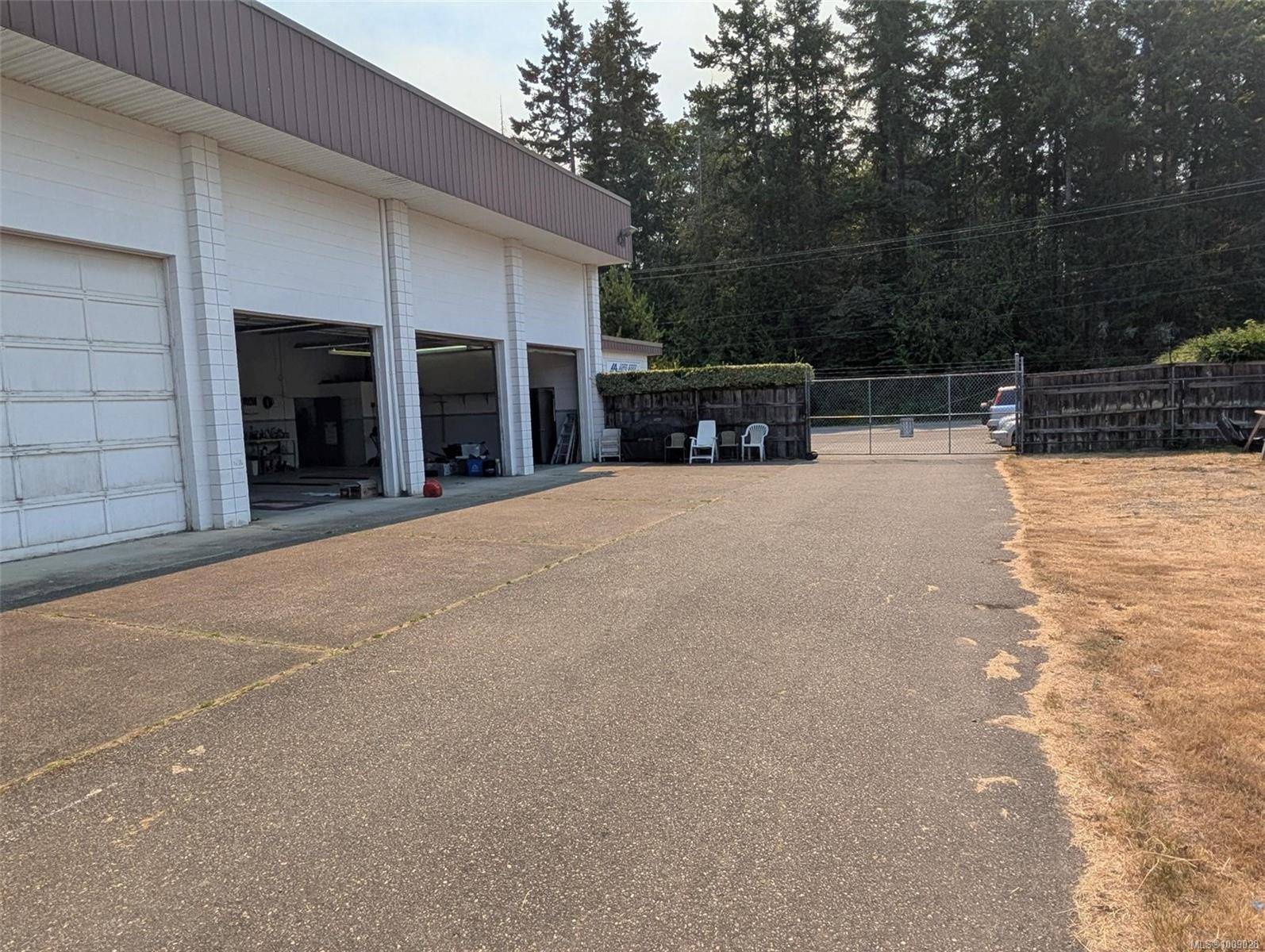 Qualicum Beach, BC V9K 1R1,253 Fern Rd