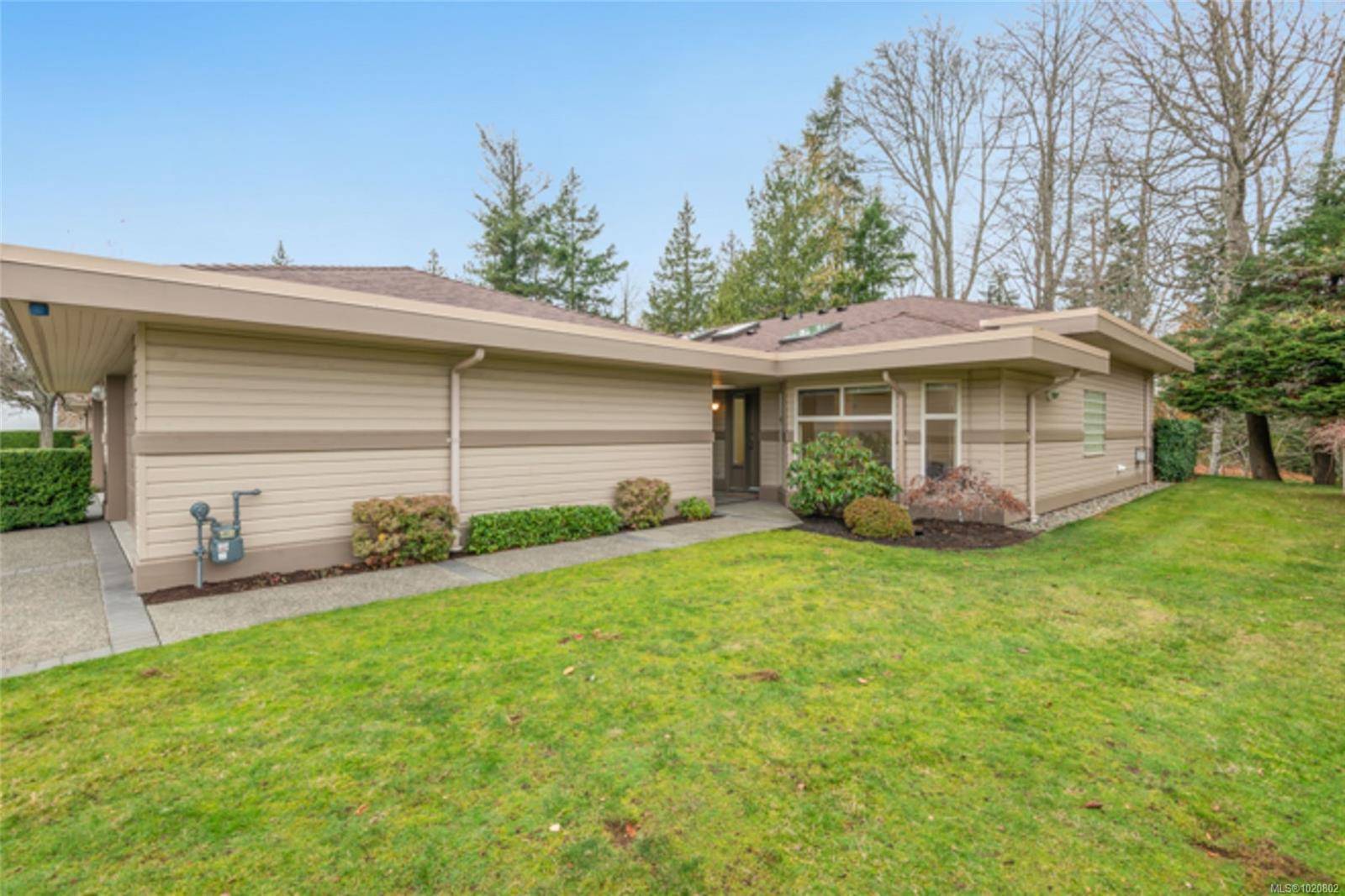 French Creek, BC V9P 2B8,910 Lakes Blvd