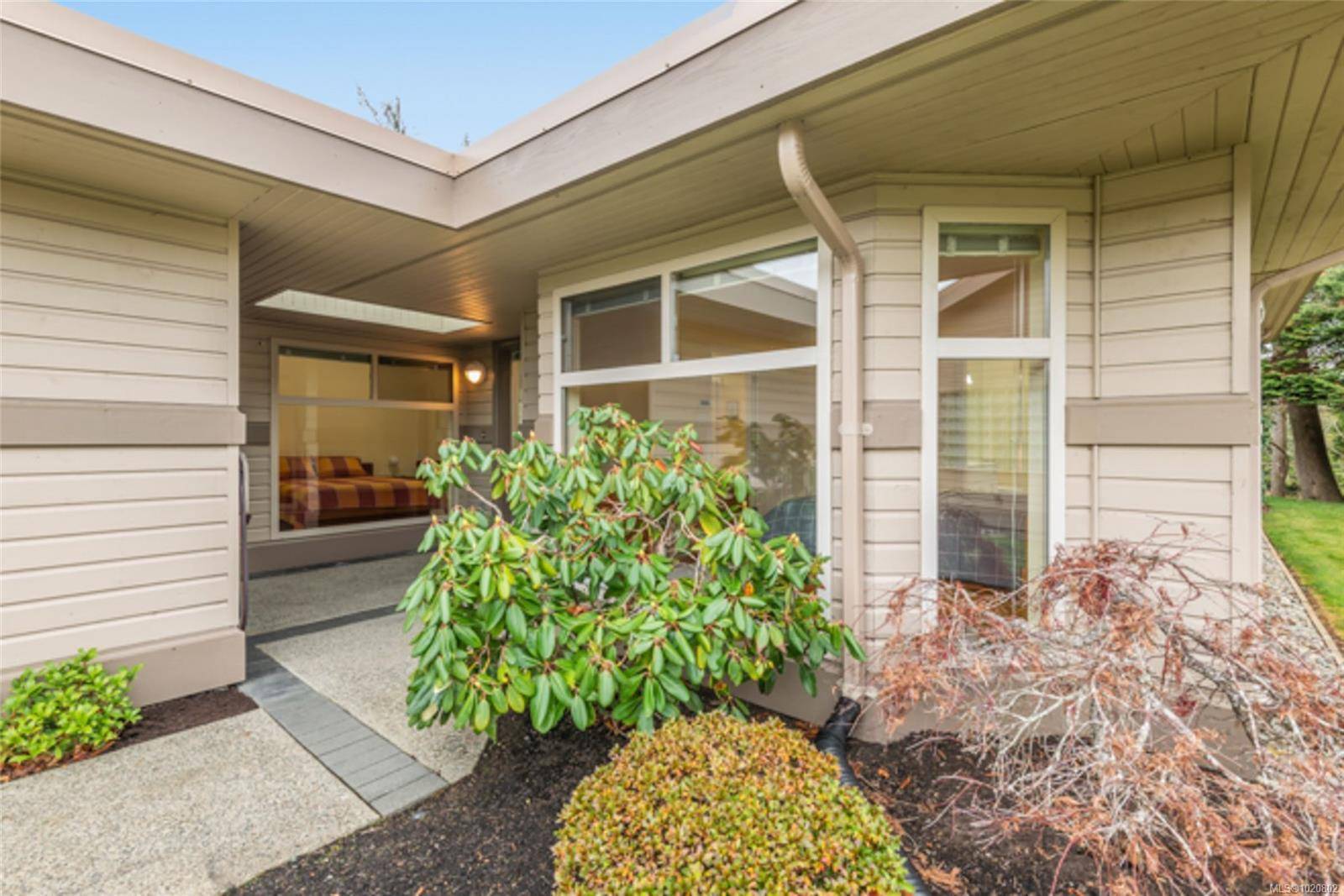 French Creek, BC V9P 2B8,910 Lakes Blvd