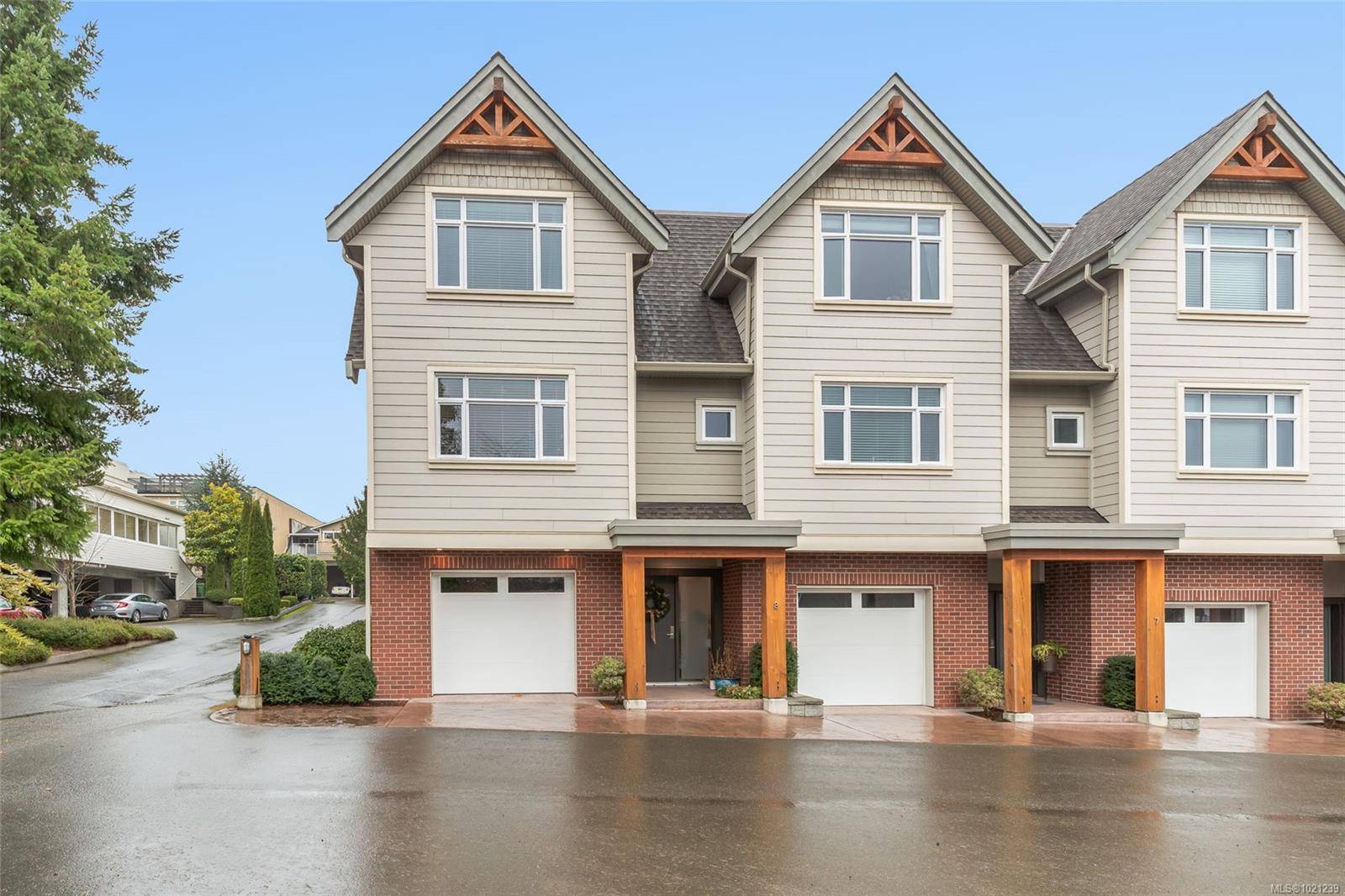 Qualicum Beach, BC V9K 1H1,180 First Ave W #8