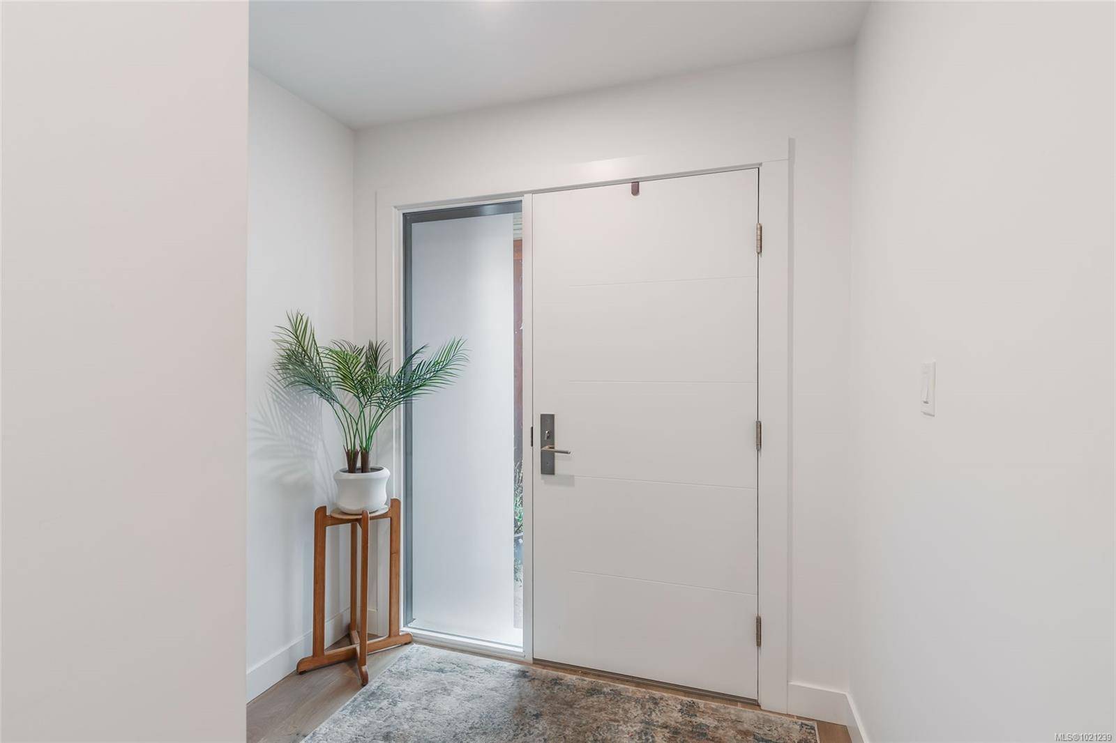 Qualicum Beach, BC V9K 1H1,180 First Ave W #8