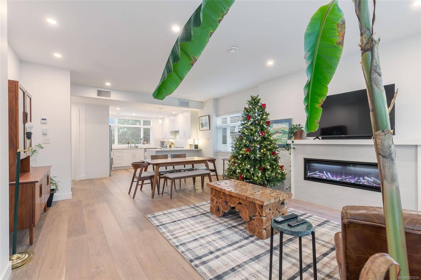 Qualicum Beach, BC V9K 1H1,180 First Ave W #8