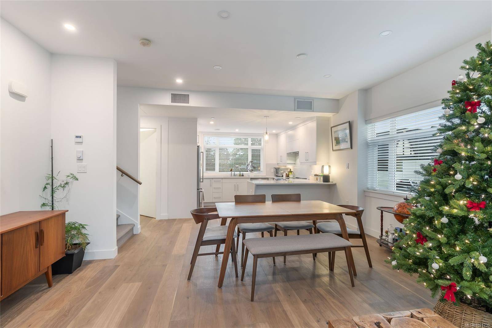 Qualicum Beach, BC V9K 1H1,180 First Ave W #8