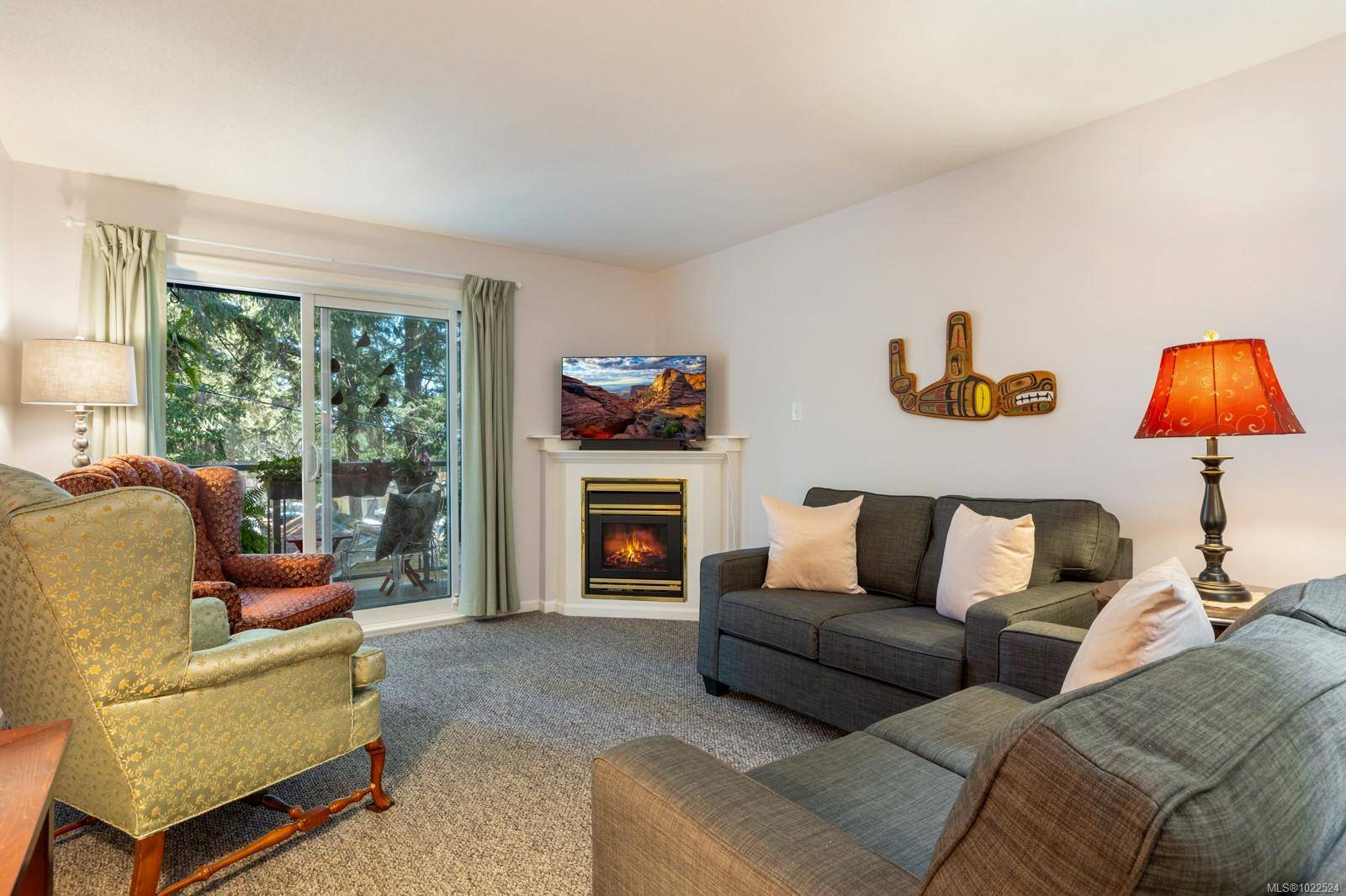 Comox, BC V9M 3M7,1970 Comox Ave #206