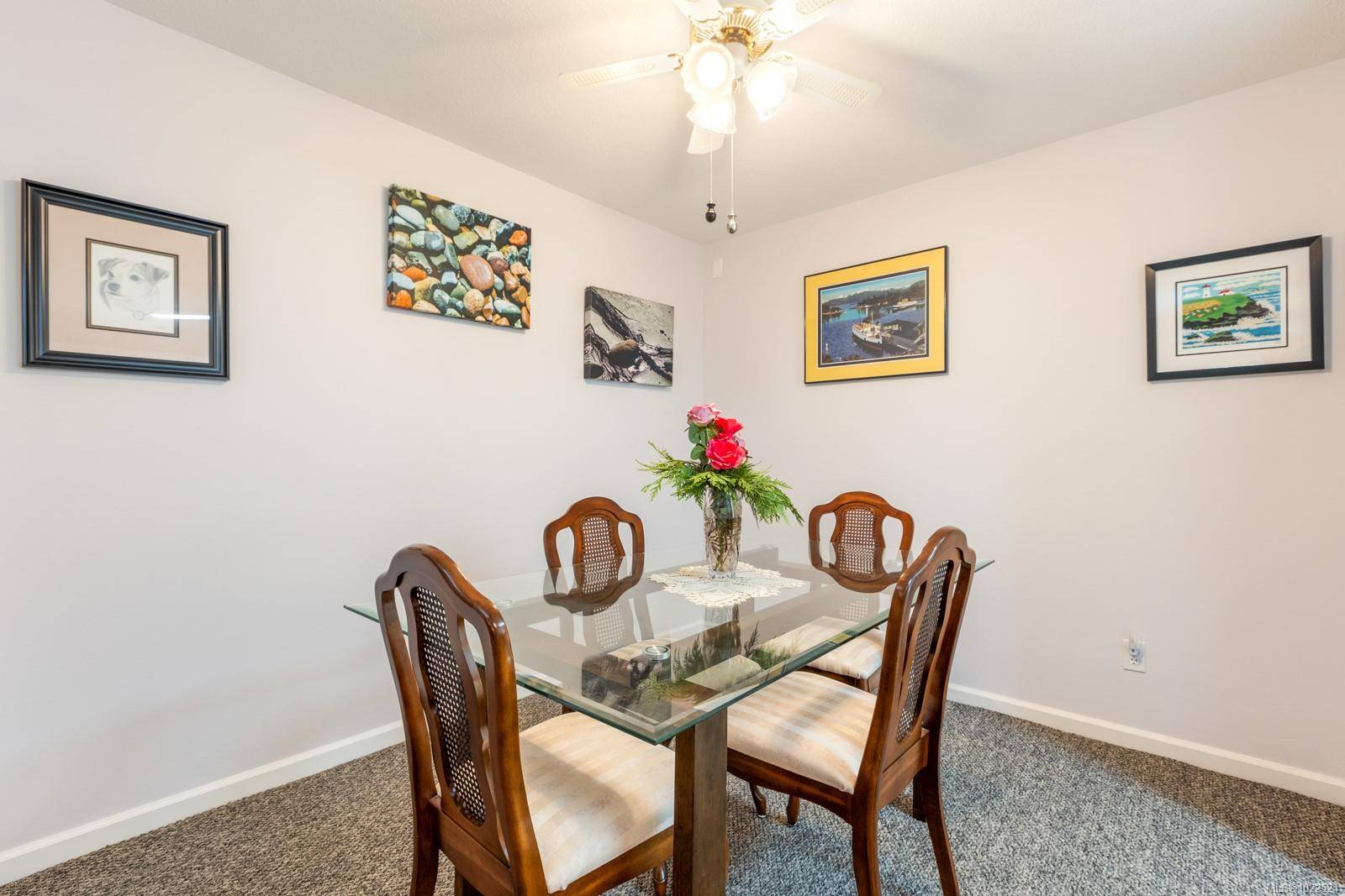 Comox, BC V9M 3M7,1970 Comox Ave #206