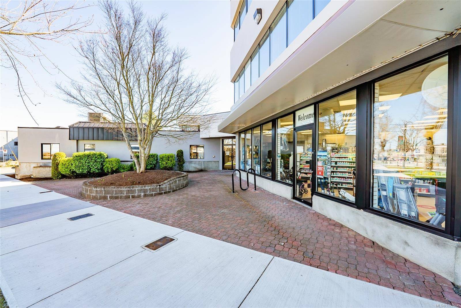 Parksville, BC V9P 1K7,154 MEMORIAL Ave #105