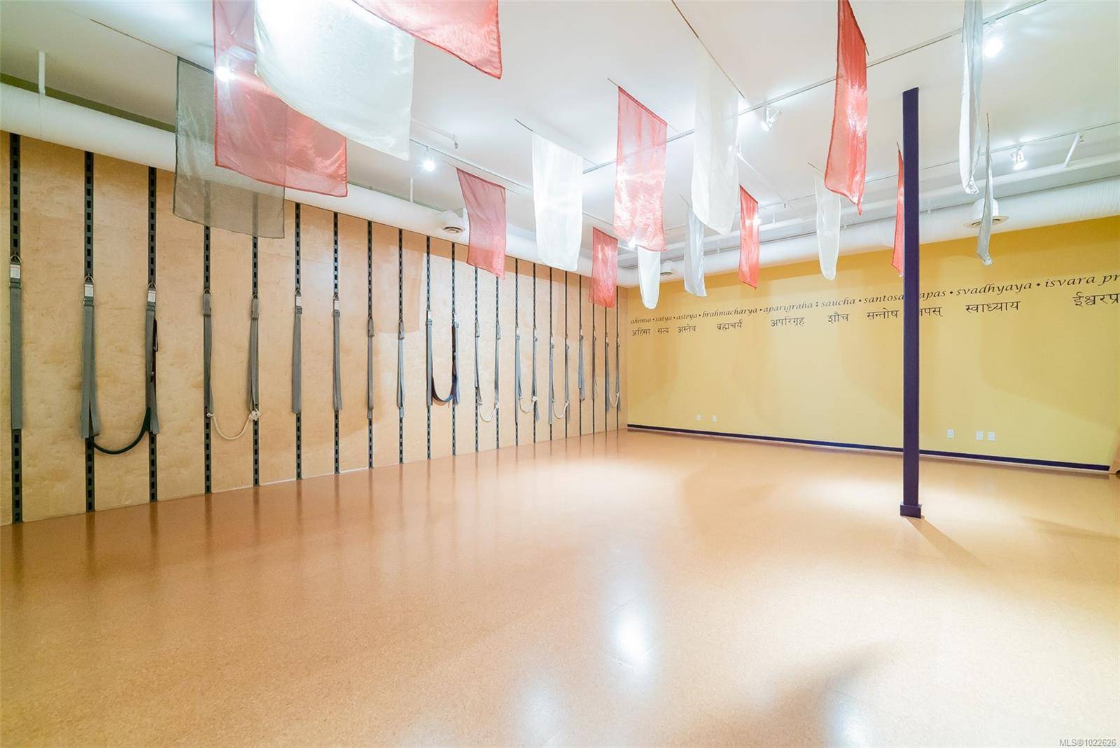 Nanaimo, BC V9R 2T5,335 Wesley St #106