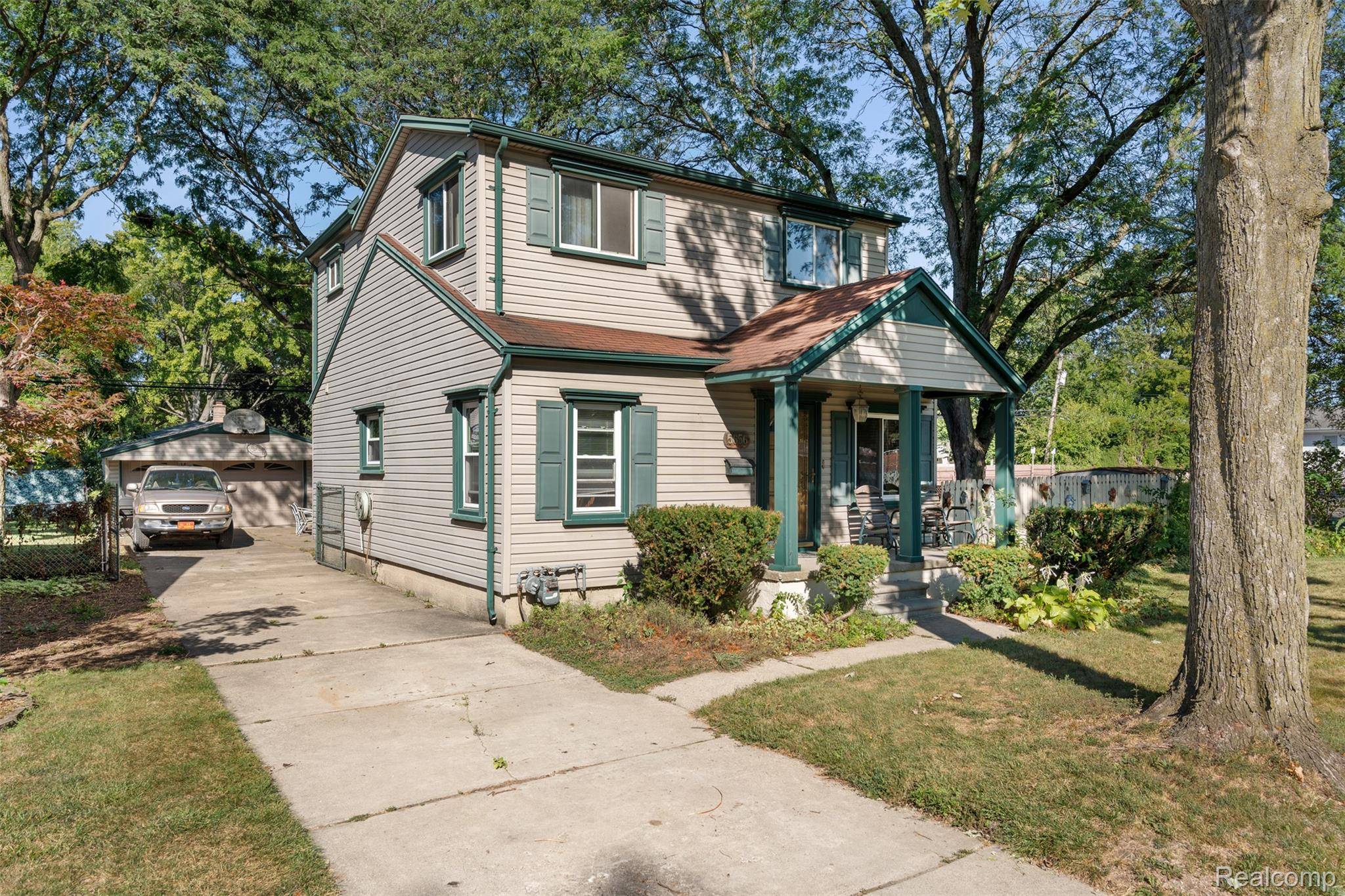 Dearborn Heights, MI 48125,5656 Monroe ST