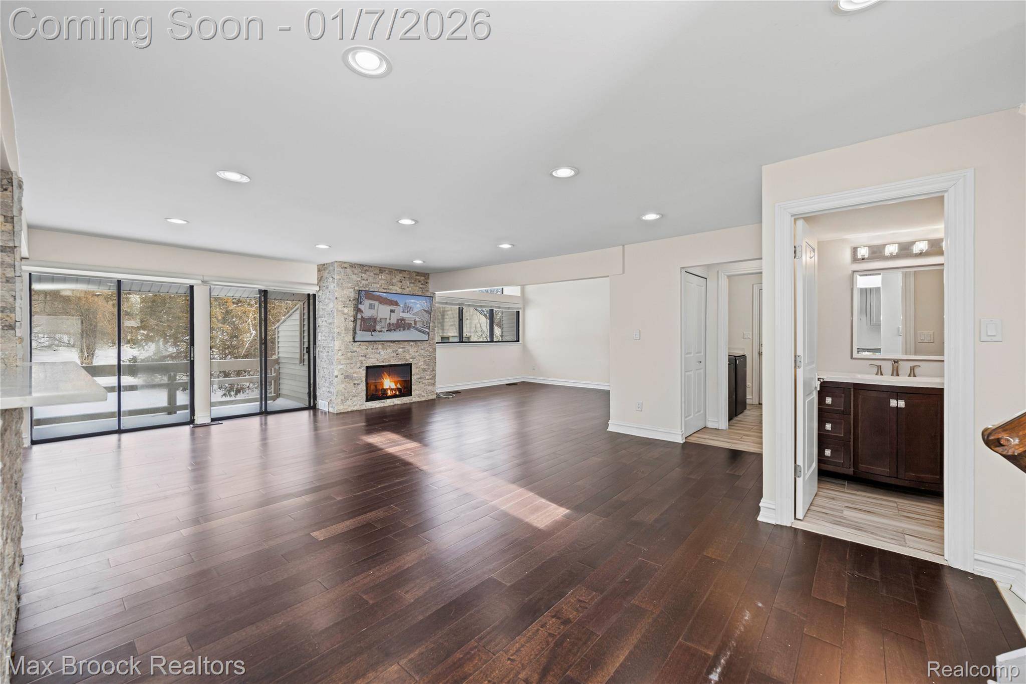 West Bloomfield, MI 48323,5324 Fairway CT