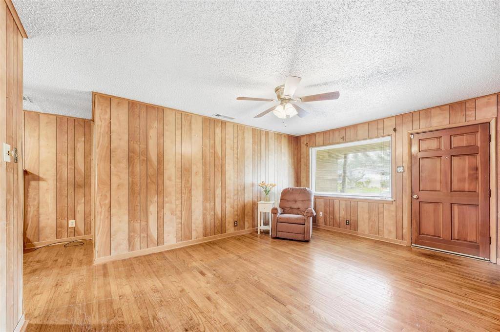 Dallas, TX 75228,3130 Healey Drive