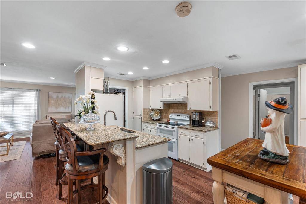 Shreveport, LA 71105,7626 University Drive