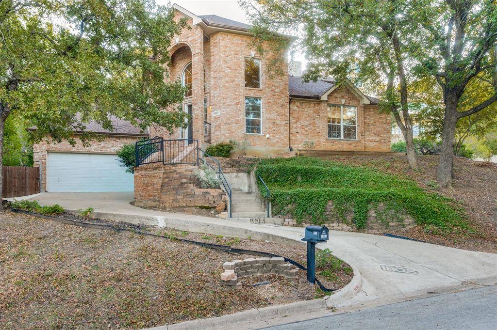 Arlington, TX 76012,1805 Old Oak Drive