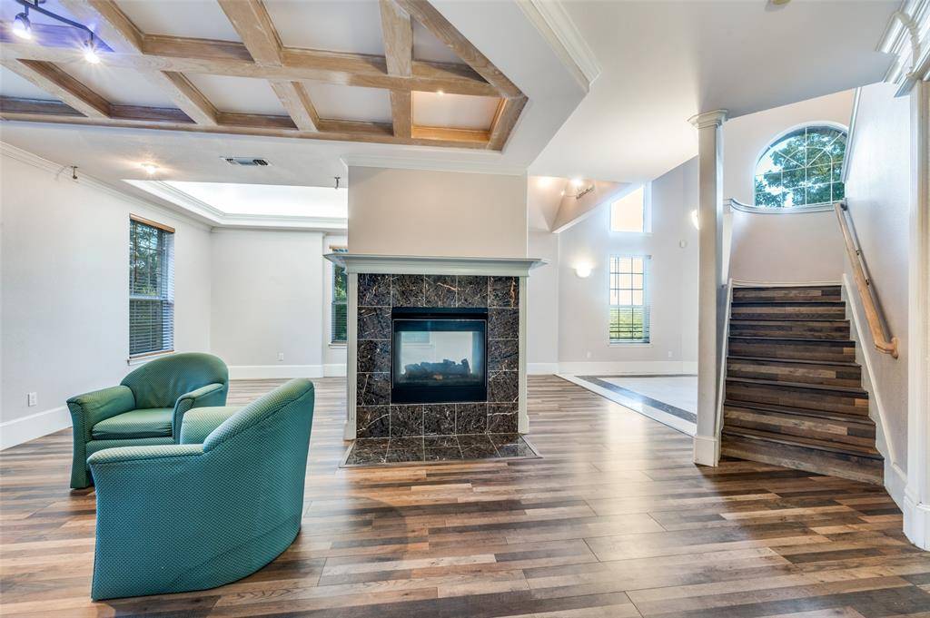 Arlington, TX 76012,1805 Old Oak Drive