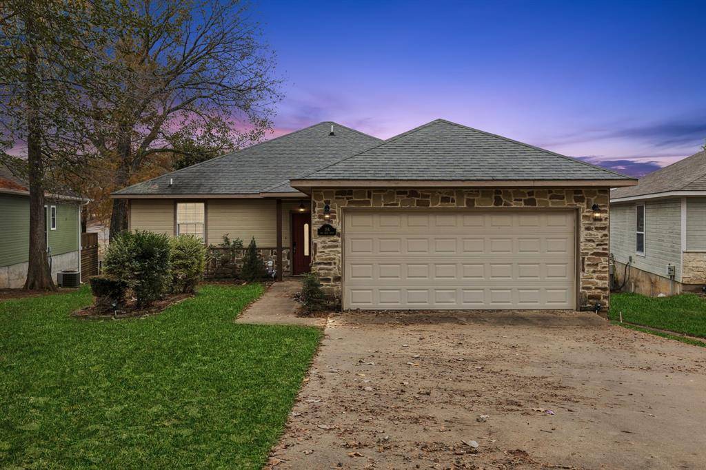 Mabank, TX 75156,184 Oak Hills Drive
