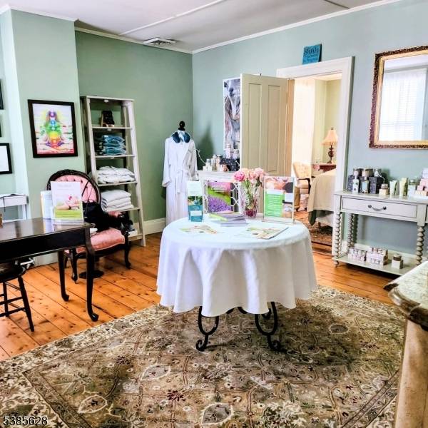 Flemington Boro, NJ 08822,134 Main St