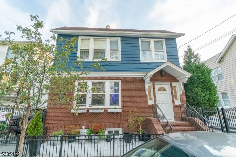 Newark City, NJ 07105,201 Warwick St