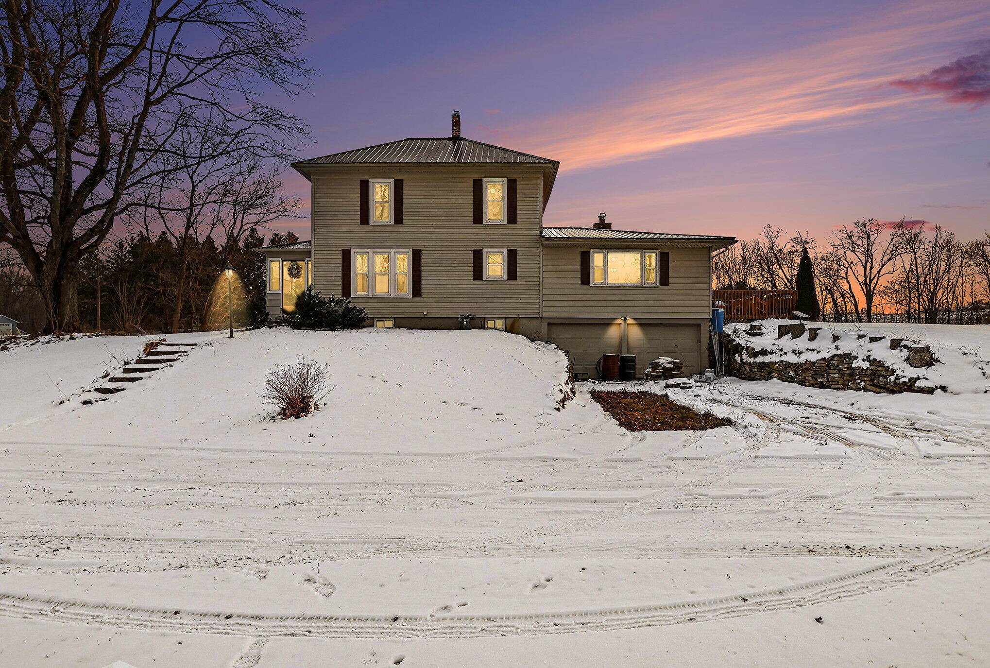 Osseo, MI 49266,2900 Blackbridge RD