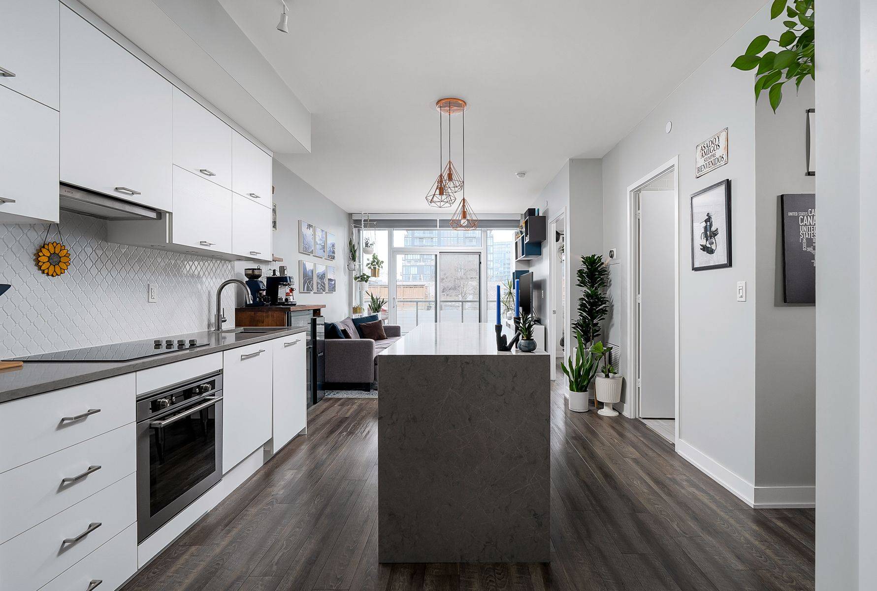 Toronto C01, ON M6J 0G4,106 Dovercourt RD #301