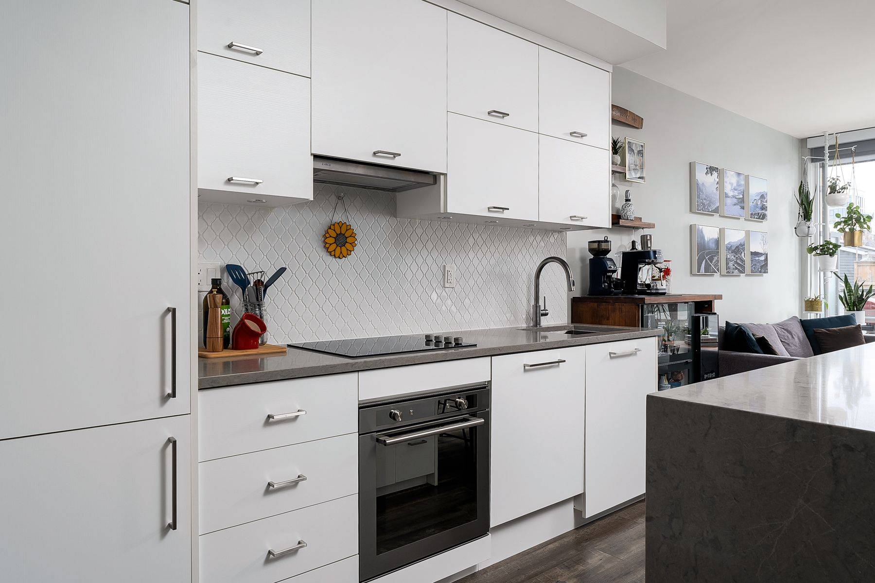 Toronto C01, ON M6J 0G4,106 Dovercourt RD #301