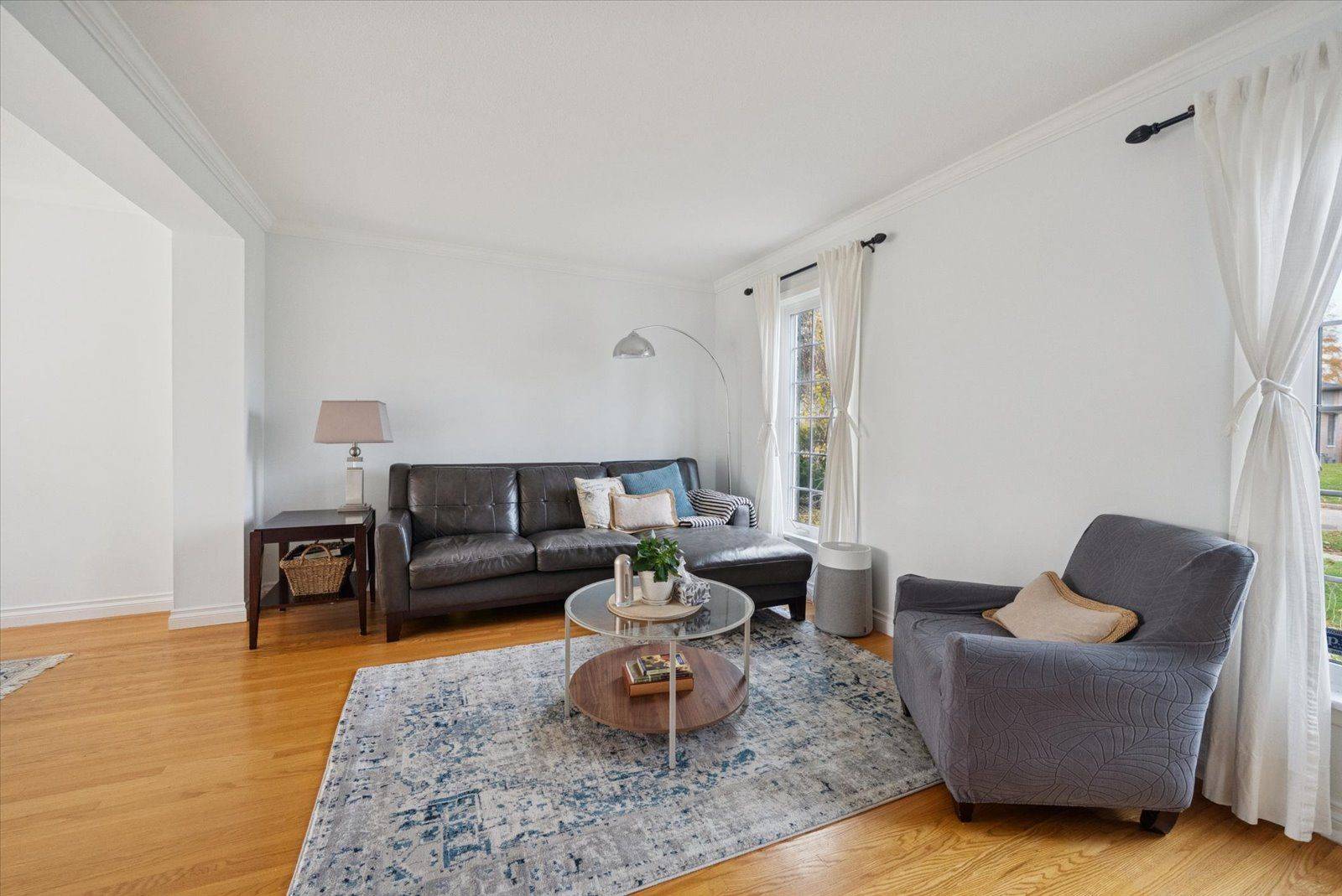 Toronto C15, ON M2J 2C7,59 Grove Park CRES