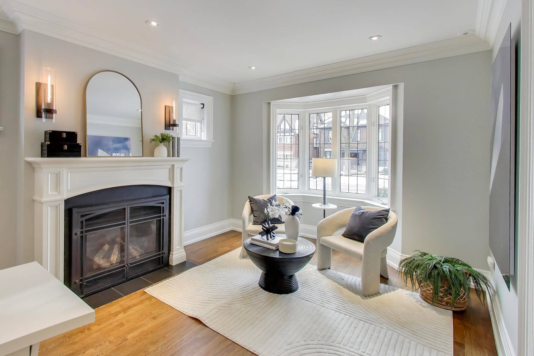 Toronto C04, ON M4R 1S6,72 Cheritan AVE