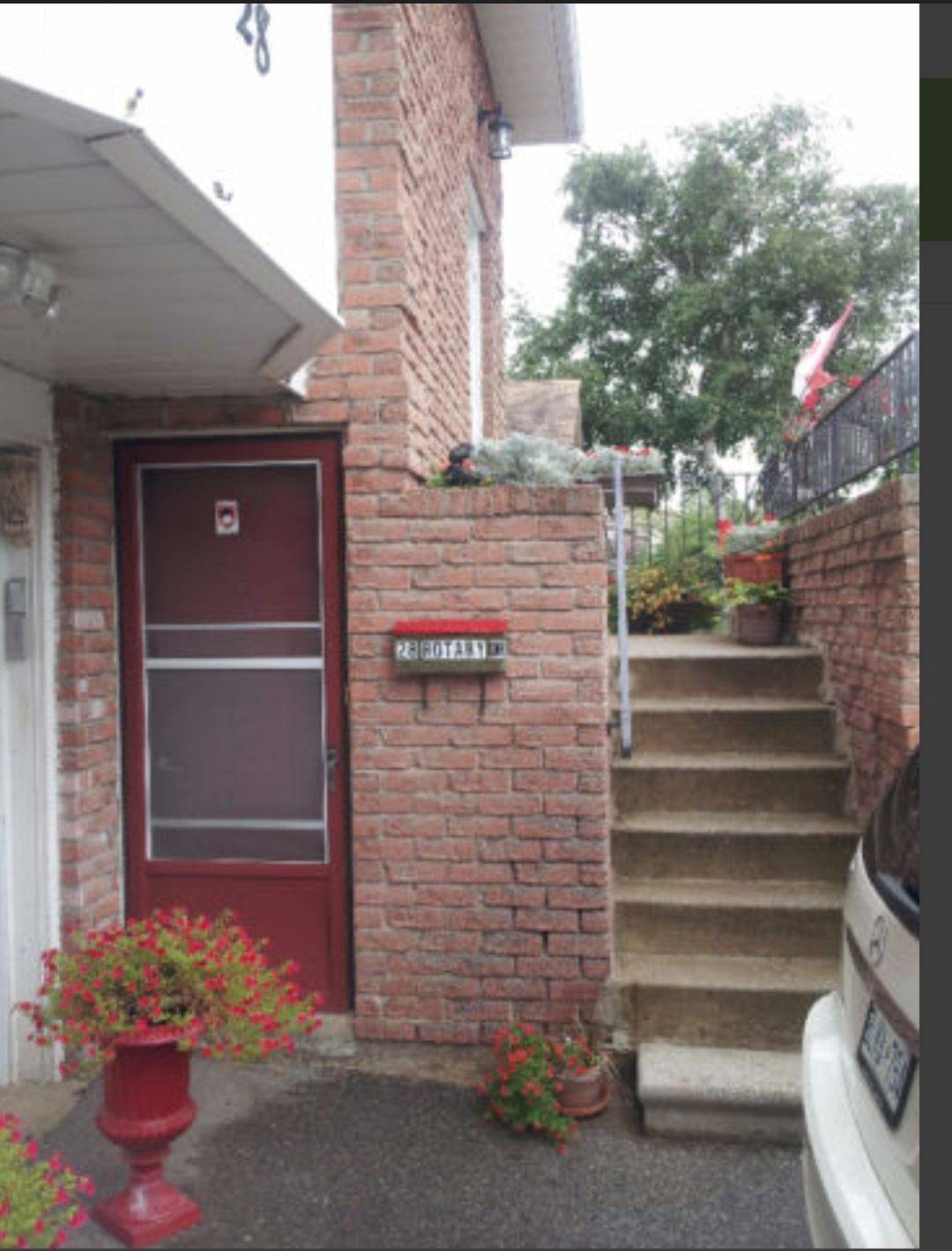 Toronto E11, ON M1B 2J1,28 Rotary DR #Lower