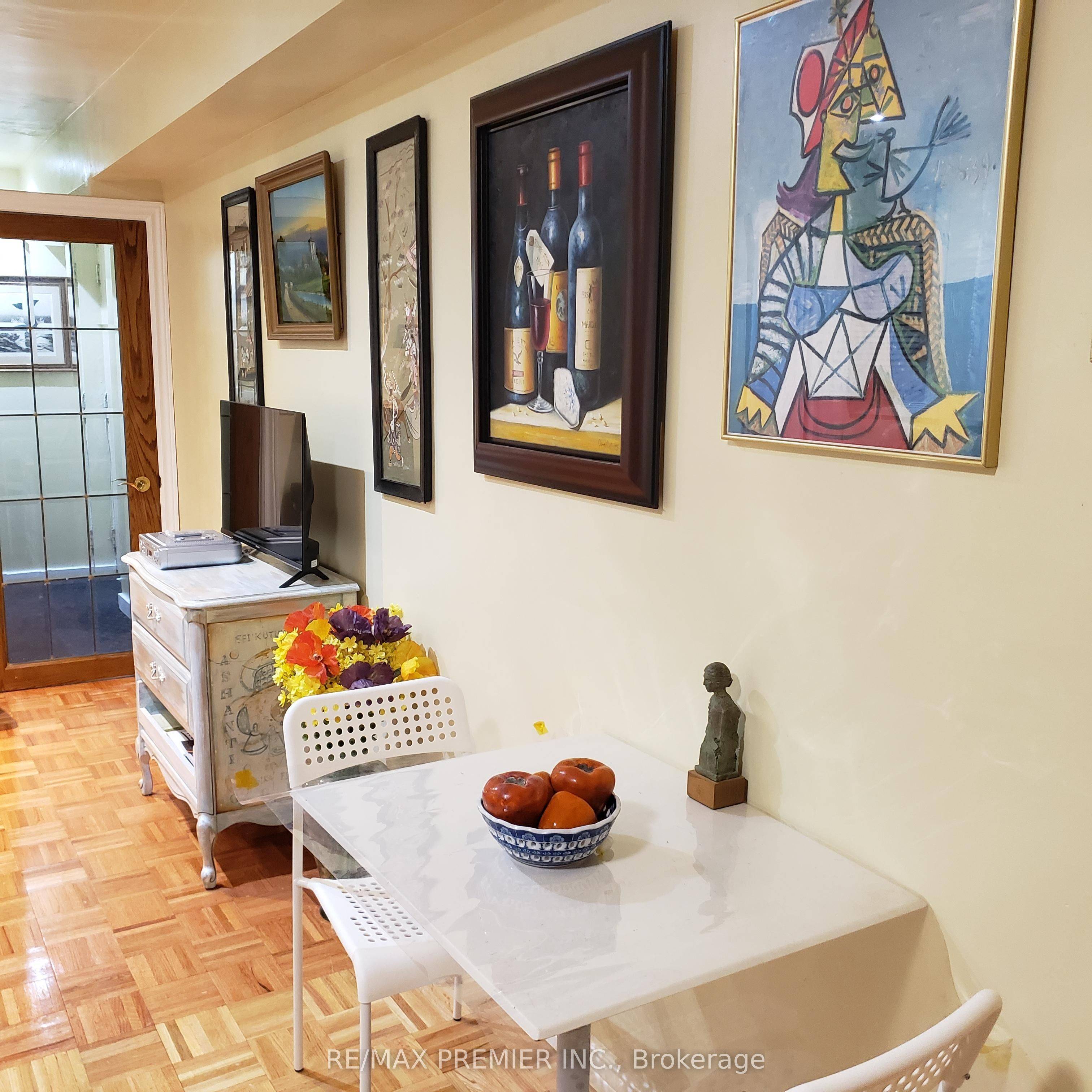 Toronto E11, ON M1B 2J1,28 Rotary DR #Lower