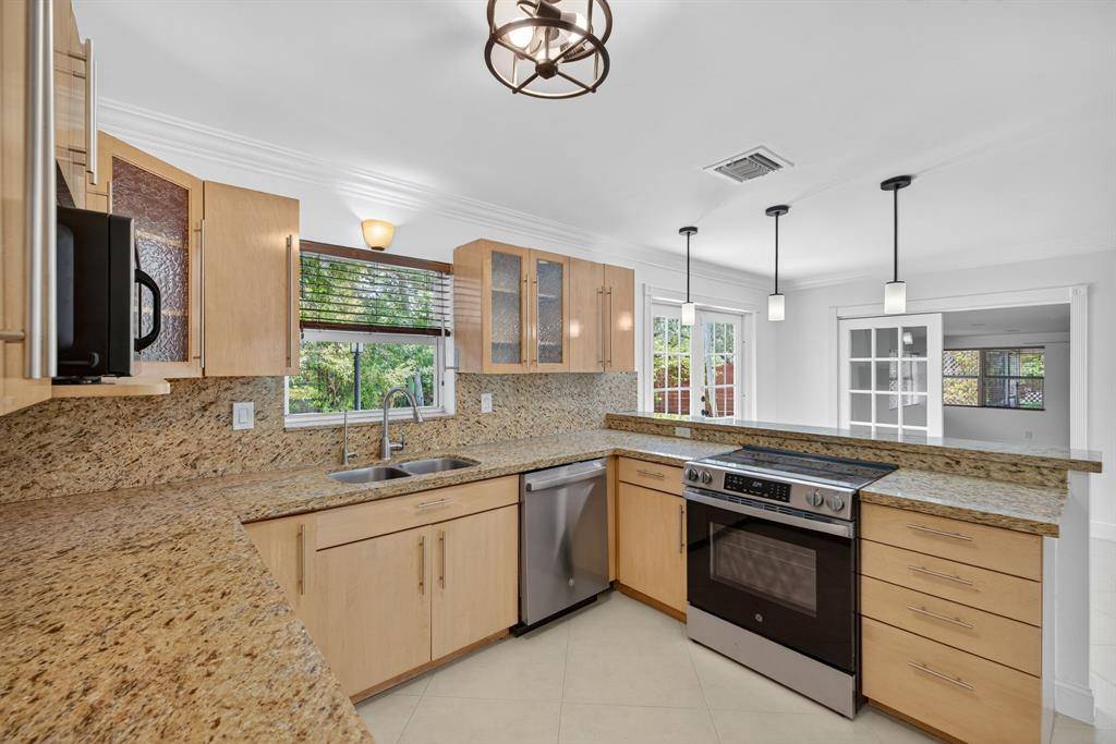 Wilton Manors, FL 33311,2924 NW 8th Ave