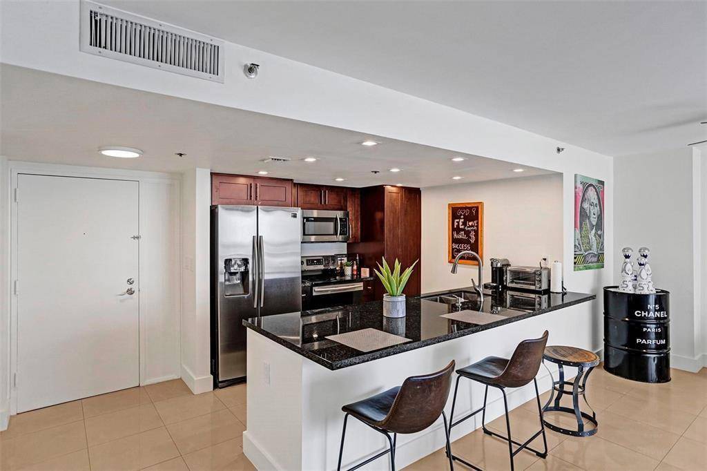 North Bay Village, FL 33141,7601 E Treasure Dr #1524