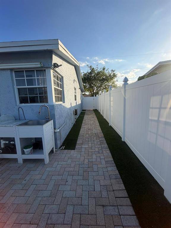 Deerfield Beach, FL 33064,401 NW 39th St