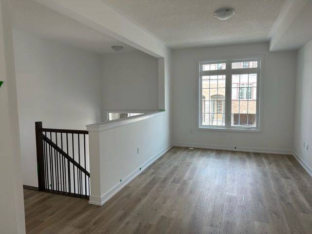 East Gwillimbury, ON L0G 1M0,8 Andrew Knowles LN