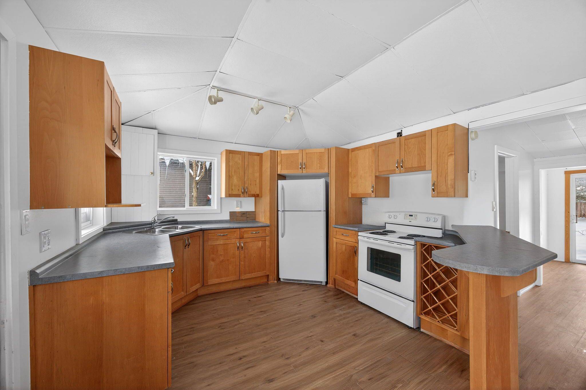 Severn, ON L0K 1G0,3410 Beachview AVE