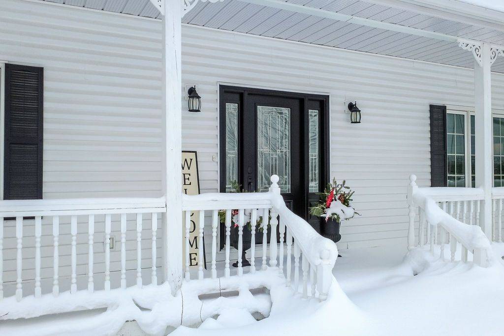 Oro-medonte, ON L0K 1N0,3 BRECHIN CRES