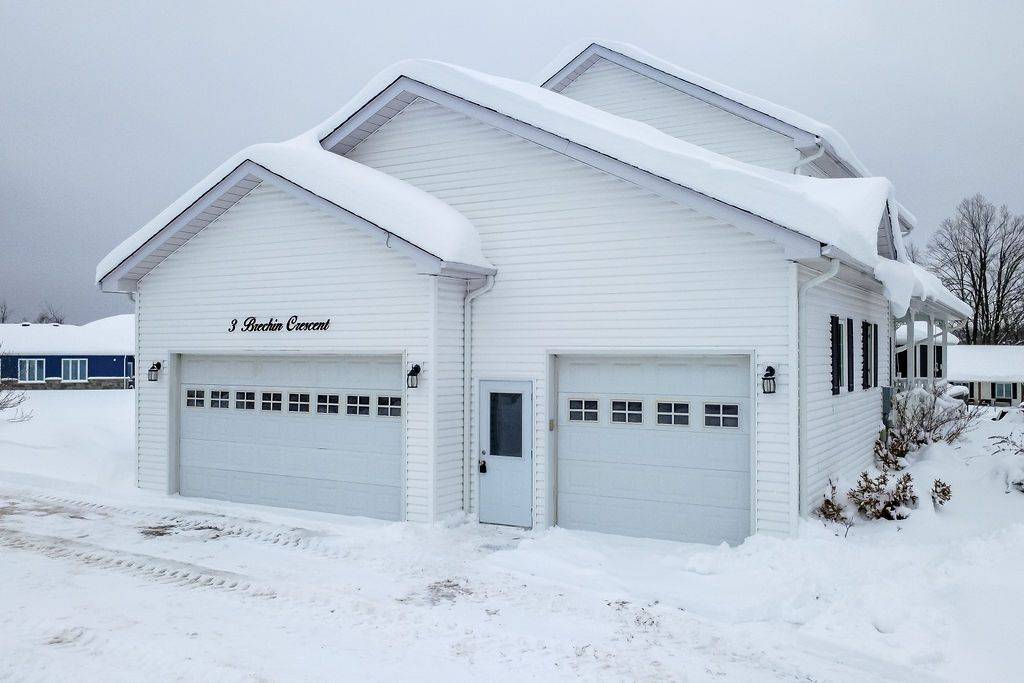 Oro-medonte, ON L0K 1N0,3 BRECHIN CRES