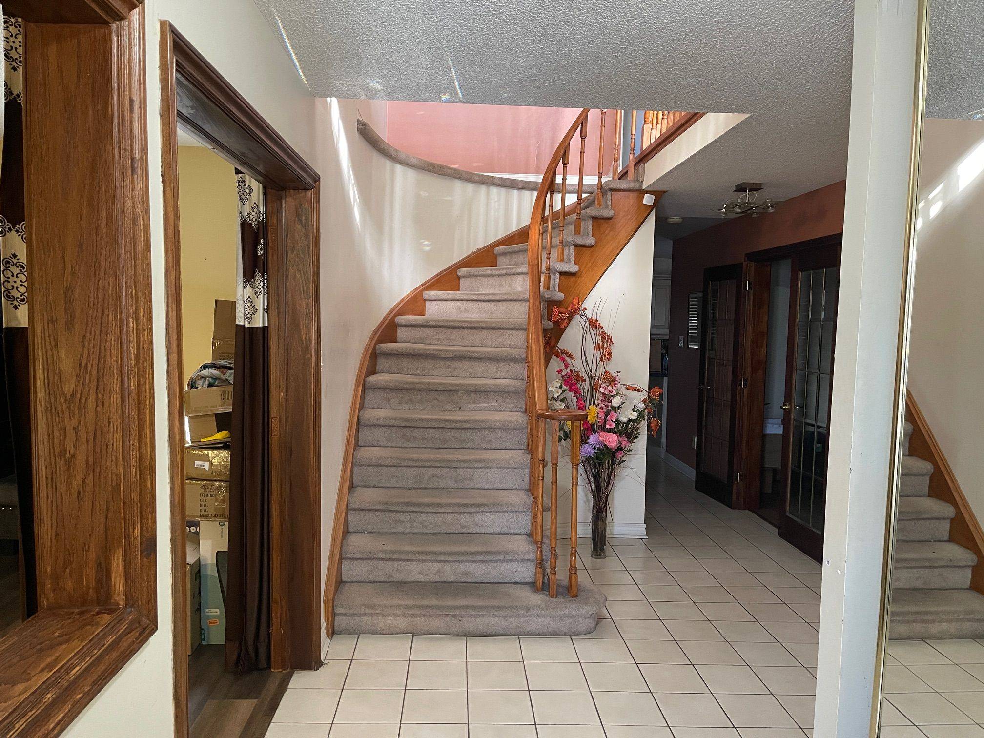 Mississauga, ON L5R 2W5,5103 Rising Star CT