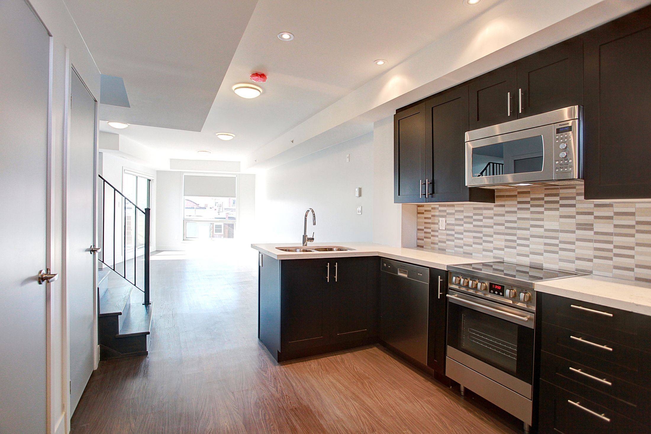 Toronto W02, ON M6P 2S7,332 High Park AVE #304