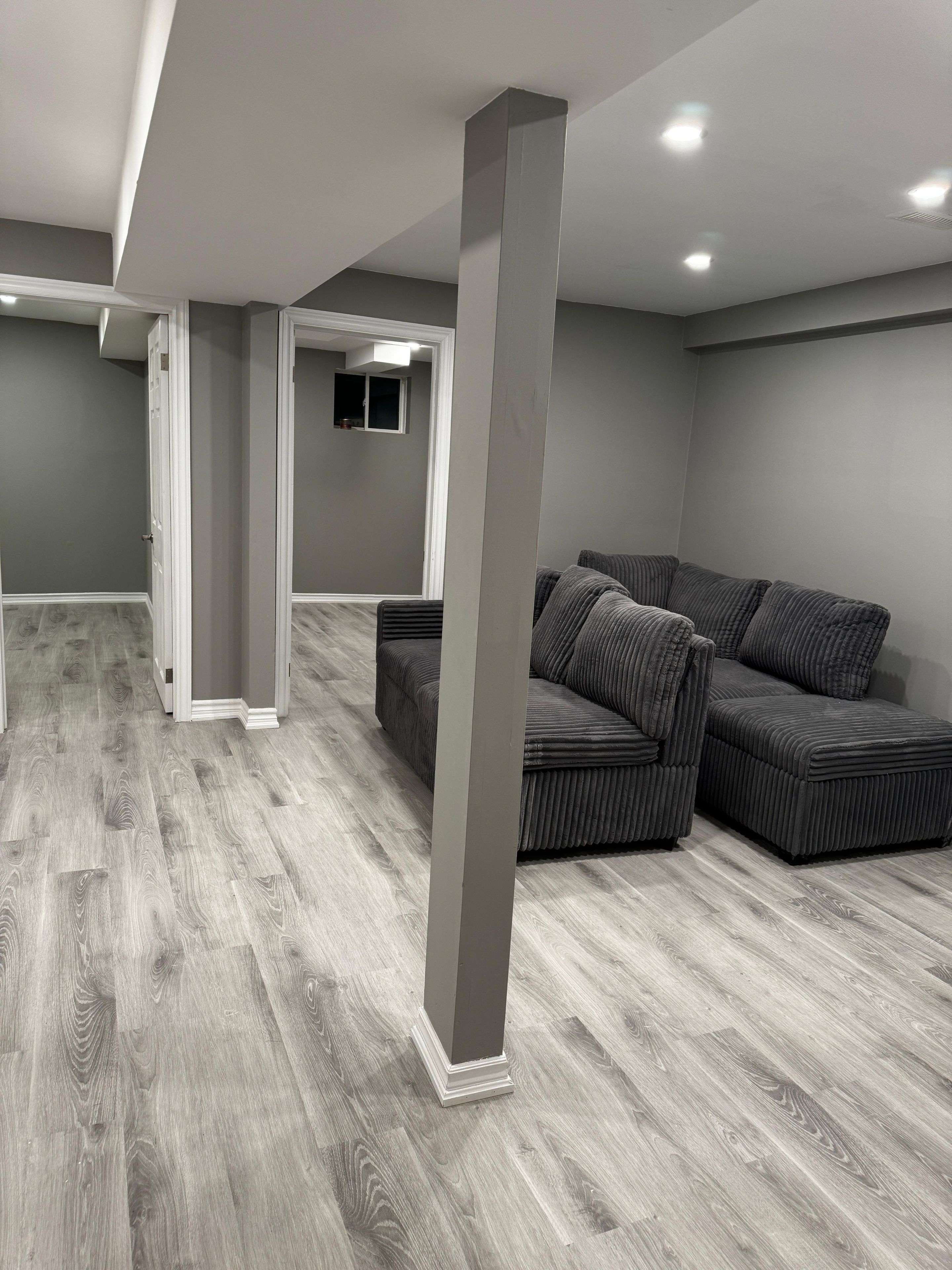 Brampton, ON L6Y 0C1,148 Skyharbour DR