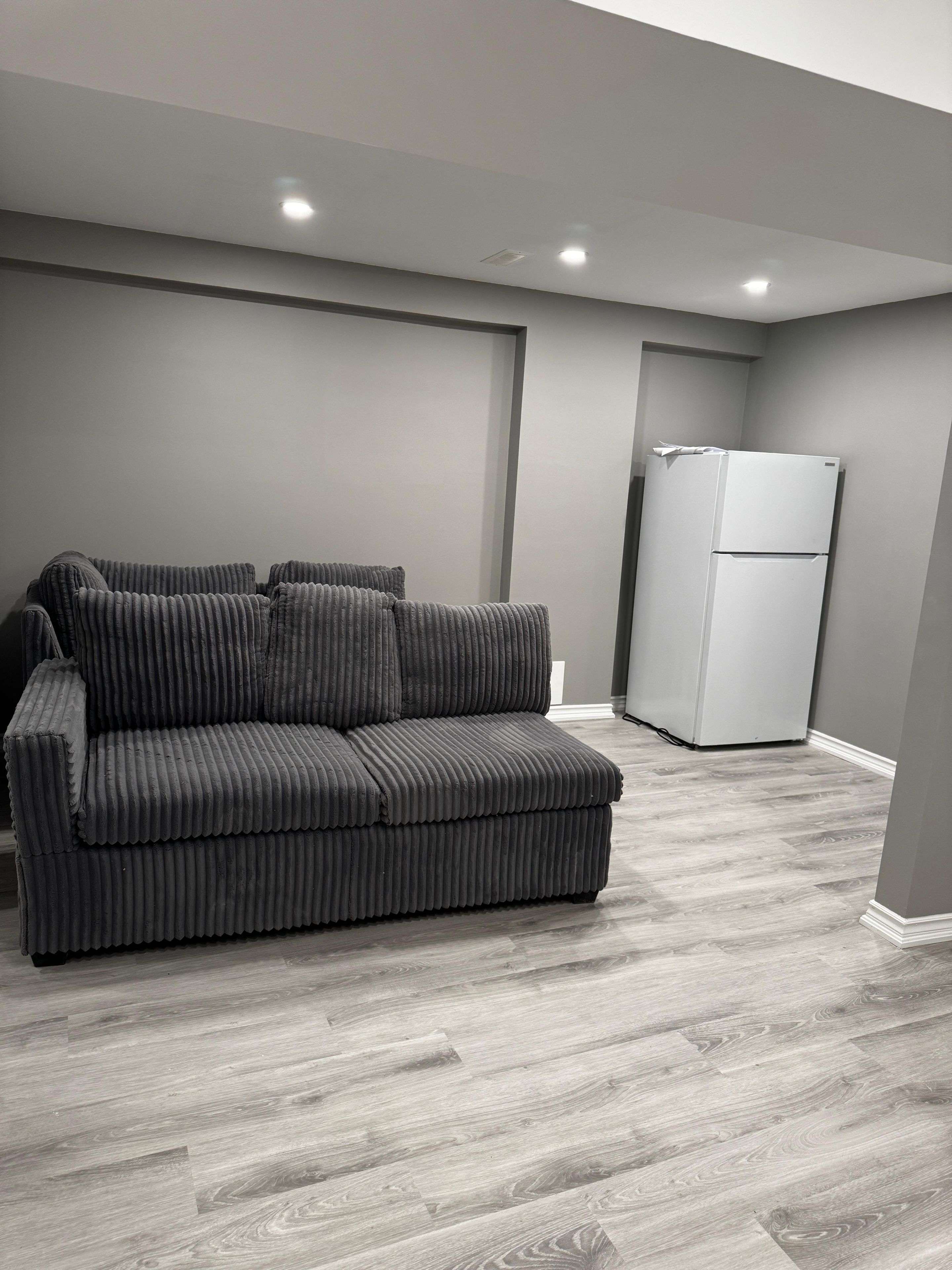 Brampton, ON L6Y 0C1,148 Skyharbour DR