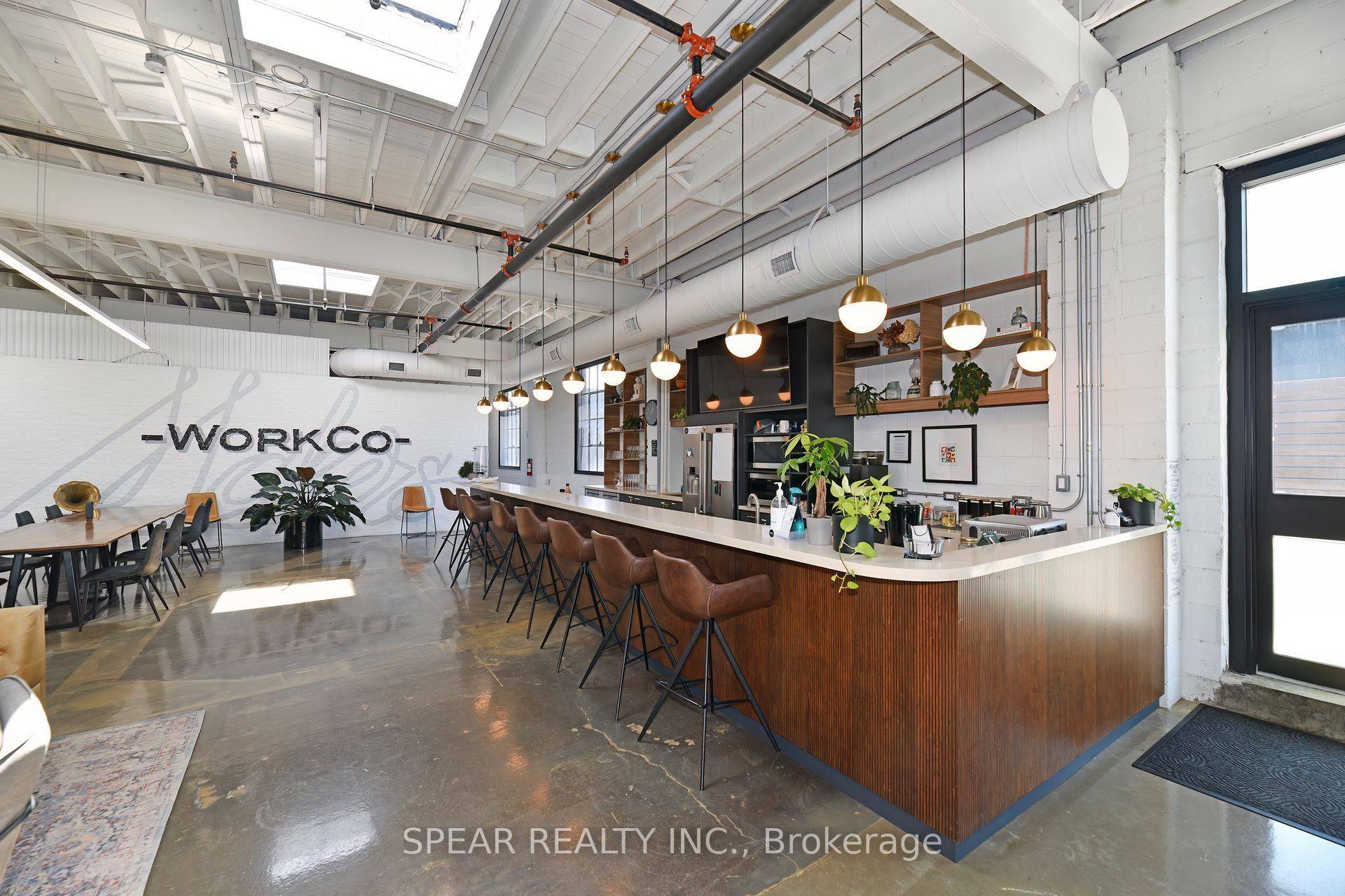 Toronto W08, ON M8Z 2S6,39 Advance RD